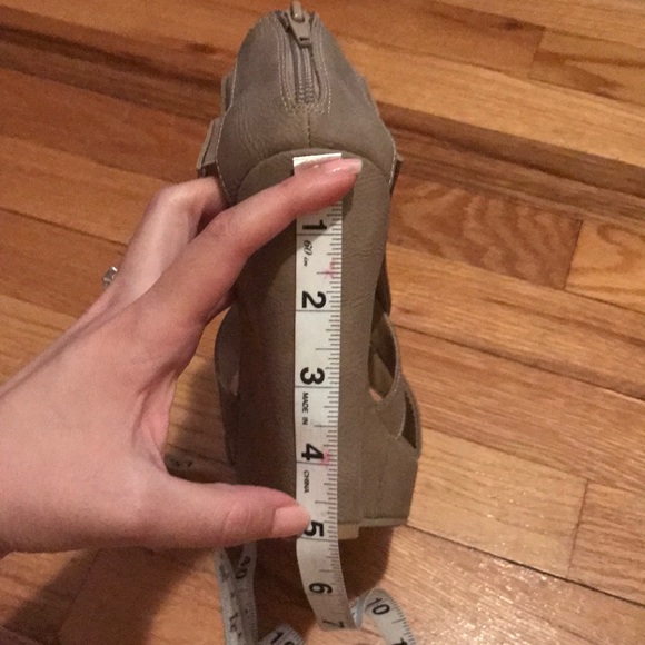 NWOB Taupe wedges size 8.5 (EUR 39) - Picture 7 of 7